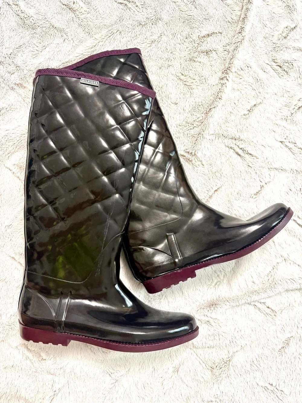 Tommy Hilfiger Quilted Gloss Rain Boots in Black with Plum Trim